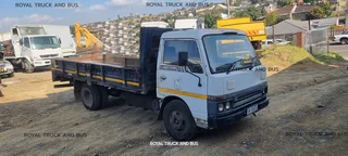 Nissan Ud40 Cabstar With Dropside Body