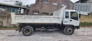 ISUZU 6m3 TIPPER