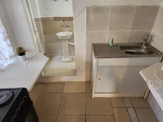 1 Bed cottage to rent in Kensington