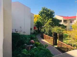 Townhouse to rent in Edenglen