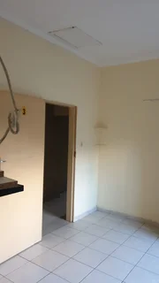 Room to rent in Bezuidenhout Valley