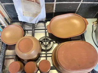 Argilla casserole pots x 2 with lids &amp; 3 ramekins genuine argilla excellent