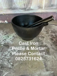 Pestle &amp; Mortar - New &amp; Unused in Cast Iron  - Excellent - Courier Delivery Arranged