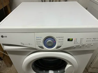 Washing Machine -Spotless LG 7kg Front Loader in White -Excellent -Guarantee -Delivery Arranged