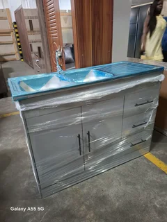 Kitchen sink cupboard for R1699-( call 0737213616)