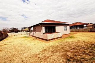 PLEASE NOTE THIS HOUSE IS IN VENTERSPOS A SUBURB THAT IS NOT LOCATED IN WESTONARIA TOWN