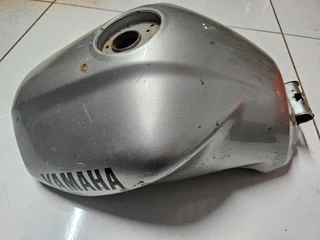 Yamaha FZS Fazer 1000 Fuel / Petrol Tank 04