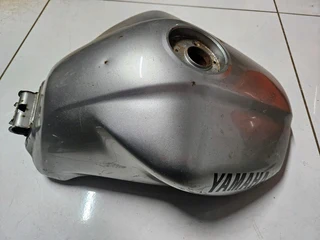 Yamaha FZS Fazer 1000 Fuel / Petrol Tank 04