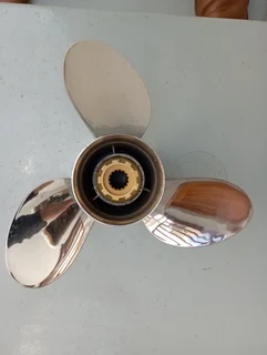 Propeller Monday – Stiletto 21P S/S Propeller
