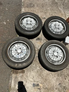 Mini GTS Original Standard Wheels &amp; Hub Caps