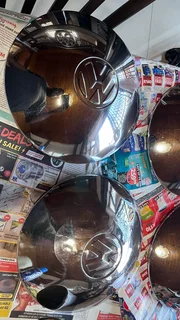 Secondhand VW Beetle Hub Caps