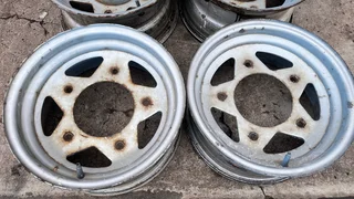 Secondhand Set of 14inch Trail-Dusters