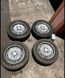 Mini GTS Original Standard Wheels & Hub Caps