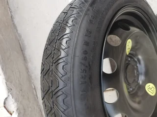 18 inch Original BMW X3 F25 Space Saver Spare Wheel with Tools and Wheel Cover