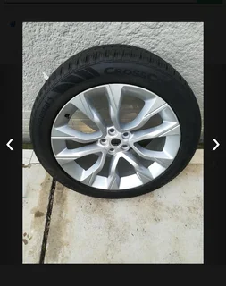 Latest Defender LR663 20 inch Original Spare Wheel with 90% tread 275/45/20 Conti Tyre