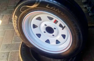 13&#34; trailer white steel rim with 155/70r13 tyre for trailer sparewheel, 4 holes.
