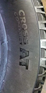 1x 265/65r17 Continental Cross Contact A/T tyre.