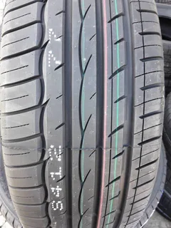 New 195/40r17 Comforser CF710 tyres for stretched look on special!!