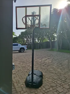 Basketball hoop with base