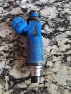 Mazda Daihatsu Mx5 Miata Pajero 626 323 Gran Move Fuel Injector 195500-3030