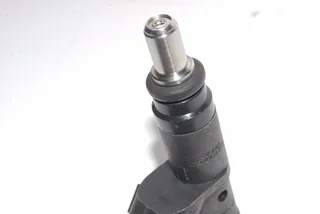 Audi A4 S4 B6 8E 8H Fuel injectors 06B1335511
