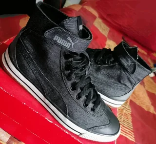 Adidas, Puma Takkies