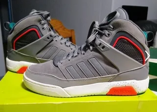 Adidas, Puma Takkies