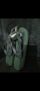 Pony Flip flops size 6 and 7