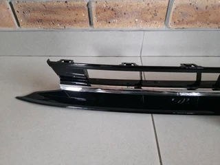VW POLO MK8 R LINE 2019 ON BRAND NEW FRONT GRILLES FORSALE PRICE R 995