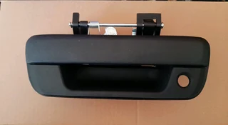 CHEVROLET UTILITY 12/17 BRAND NEW TAILGATE HANDLES FOR SALE PRICE R395 EACH