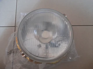 Vw golf 1 brand new outer headlights forsale price R250 each