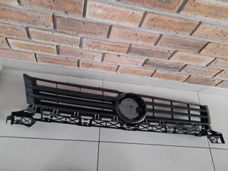 Vw caddy mk3 12 on front grilles forsale price R1350