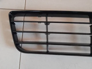 VW POLO 6 R20 R LINE FRONT BUMPER LOWER CENTER GRILLES FORSALE R895 EACH