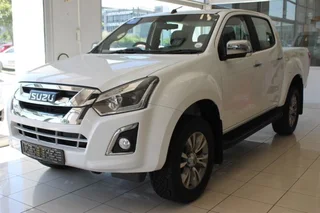 ISUZU KB300 2016 ONWARDS BRAND NEW FRONT GRILLES CHROME FOR SALE  R1795