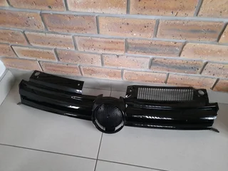 VW GOLF 6 R LINE  BRAND NEW FRONT GRILLES FORSALE R1100