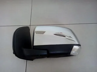 ISUZU KB300 12/17  NEW DOOR MIRRORS ELECTRIC WITH INDICATOR CHROME  FOR SALE R1750 EACH