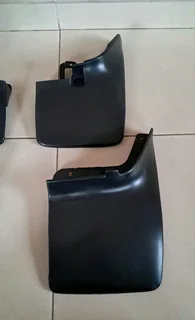 NISSAN HARDBODY NP300 SINGLE CAB – MUDFLAPS SET FOR SALE  R350