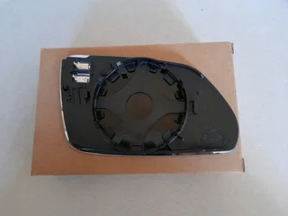 VW Polo 2005-2009 New Door Mirror Glass forsale price:R200 Each Free Fitment