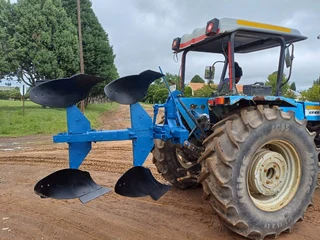 Massey Ferguson 2 Skaar Omslaan Ploeg