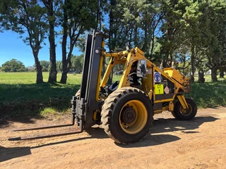 Bell 120 Rough Terrain Forklift 2.75 Ton