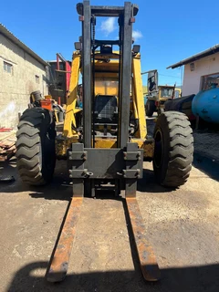 Bell 120 Rough Terrain Forklift 2.75 Ton