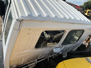 Isuzu F8000 Truck Cab