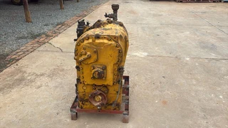 Dana Spicer Clark Hurth R32421 Transmission