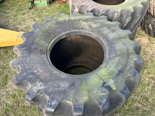 Firestone Flotation 23 DT Tyre 76 X 50.00B32
