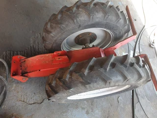 Short double Wheel Axle with Wheels