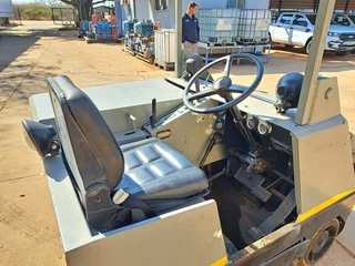 Tennant 235 Road Broom Sweeper