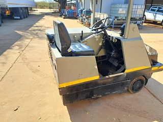 Tennant 235 Road Broom Sweeper