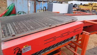 Red Ant Onion Topper