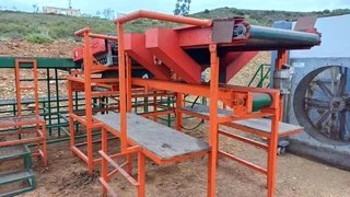 Red Ant Onion Topper