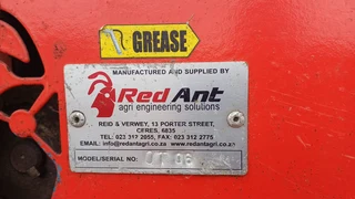 Red Ant Onion Topper